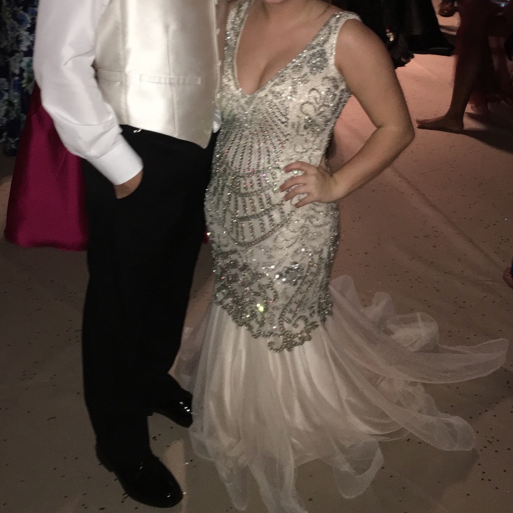 Prom dress - Picture 2 of 3
